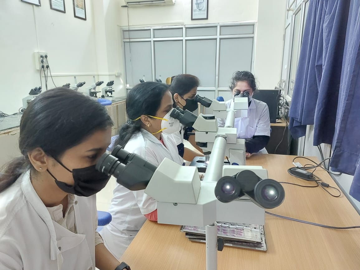 Research Microscope- Pentahead